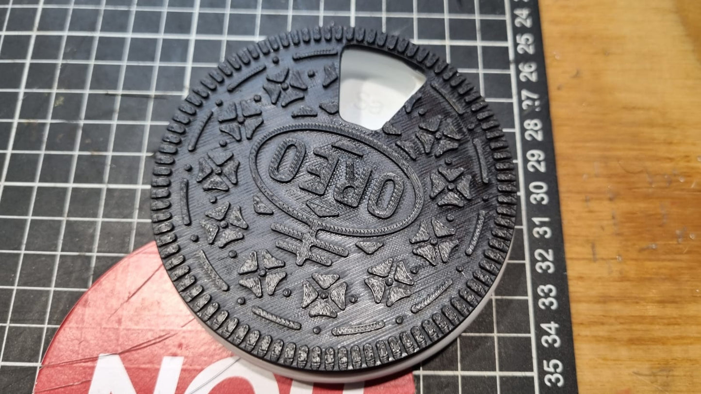Pastillero Galleta Oreo 9.5cm diámetro 2.5cm grosor 7 espacios