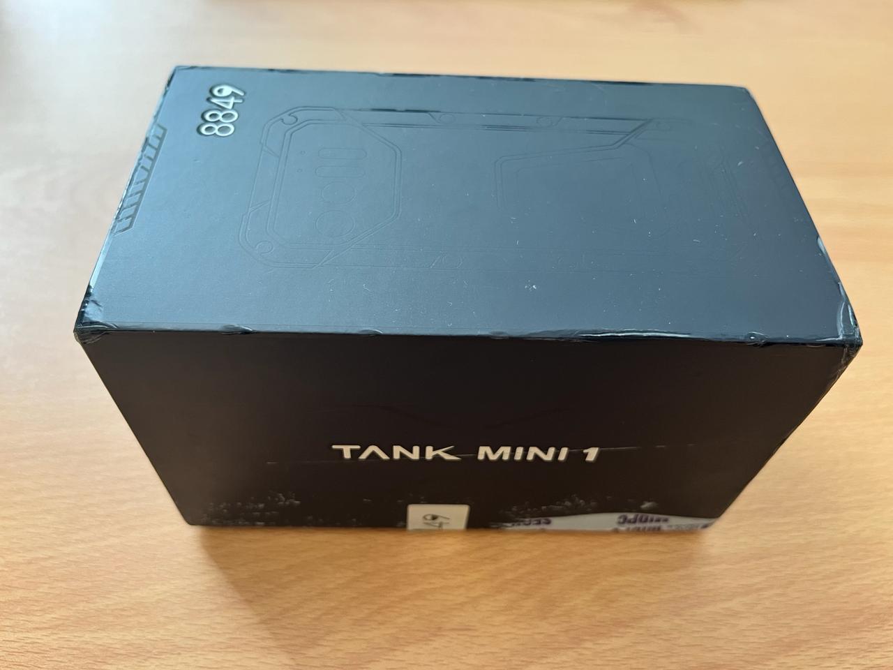 Celular 8849 Tank Mini 1 Pantalla de 4.3" Android 13