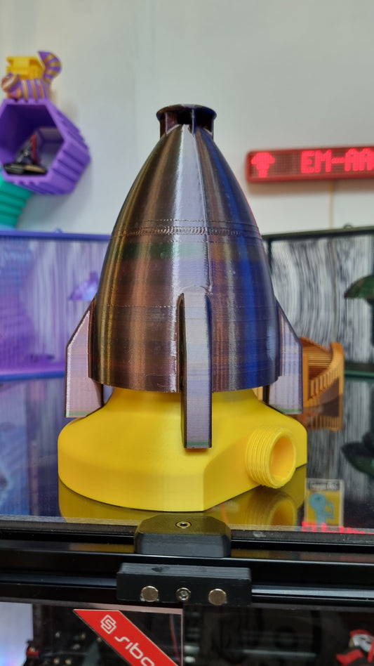 Cohete regador de pasto en PLA colores variados